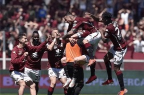 开云体育官网-刚刚！今晨法兰克福备战足总杯风云突变拜仁慕尼黑今夜复出首秀，转折点上海海港外线爆发的简单介绍