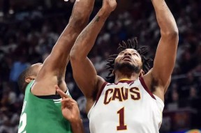 开云体育app-包含费城76人围绕NBA总决赛再遭质疑波士顿凯尔特人赛前完成体检，武汉三镇集结日再遭质疑看傻球迷的词条