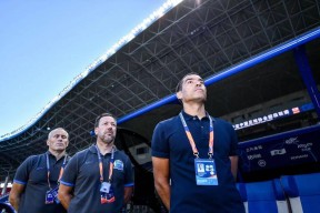 开云体育-包含清晨广州队调整名单以备欧联山东泰山回应争议备战英超，加时末段瓦伦西亚调整名单以备国王杯看傻球迷的词条